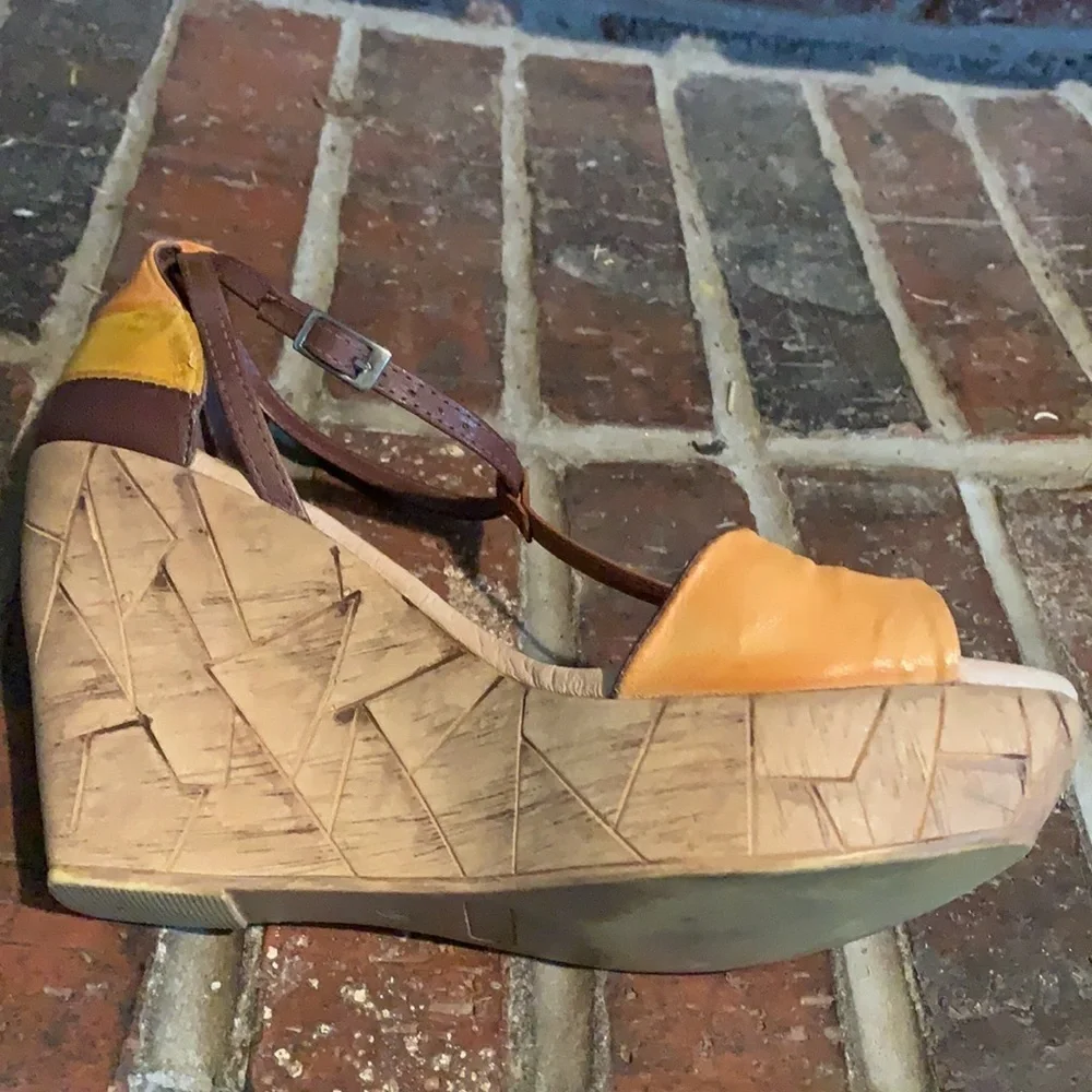 Azura Italy Faux Cork Wedge Platform Sandals 7